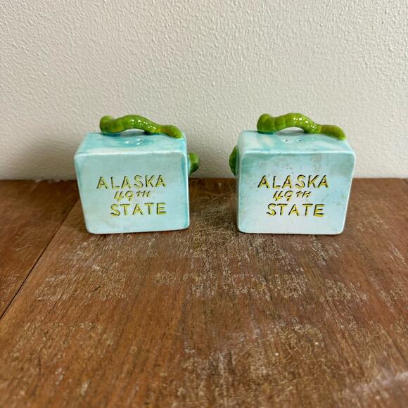 Norcrest Japan Alaskan Ice Worm Salt and Pepper Shakers Alaska 49th State - Picture 4 of 7